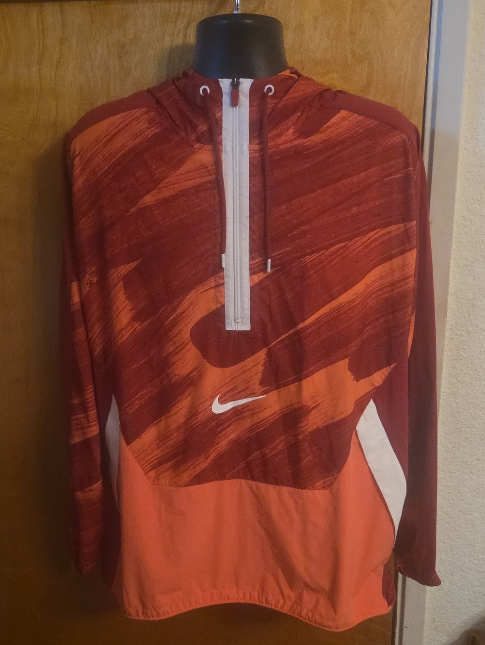 Nike‎ 1/2-Zip Swoosh Training Jacket.   Burgundy & Orange Size Large